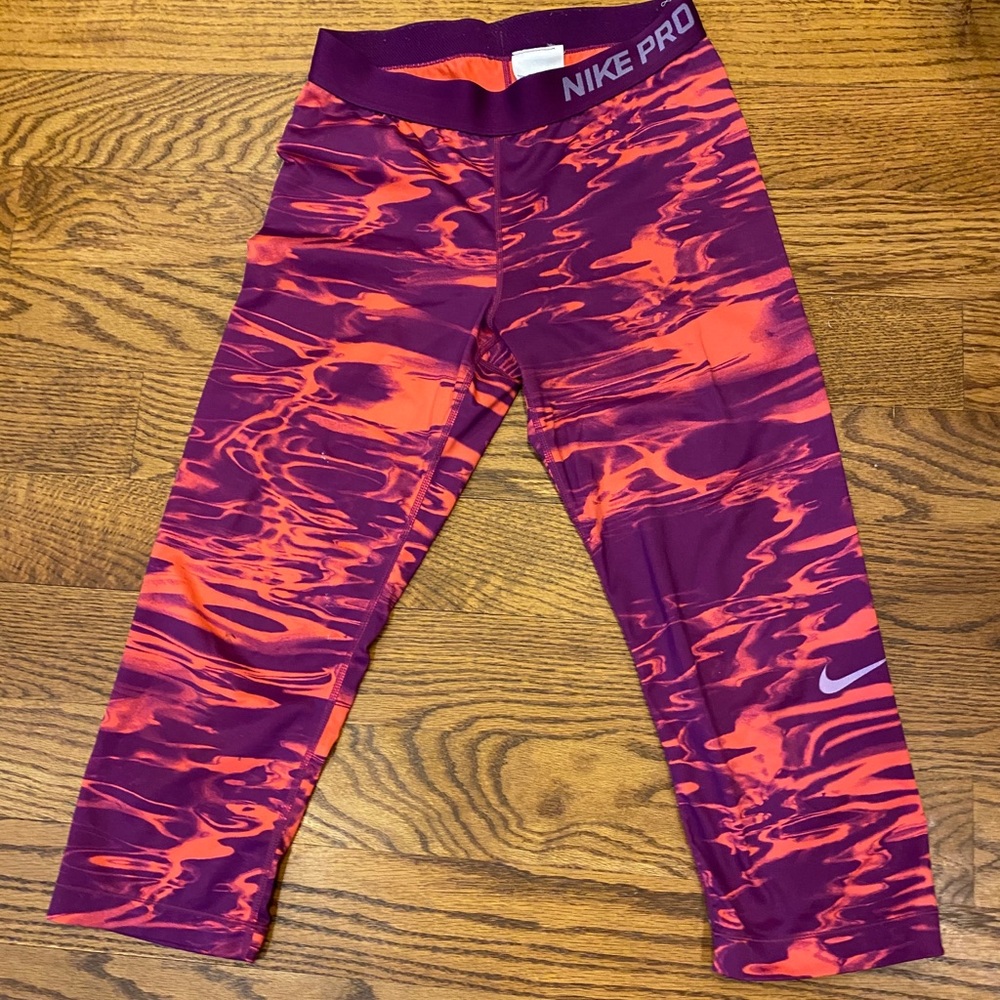 Nike pro crop pant
